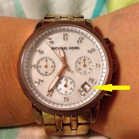 how to tell fake michael kors watch